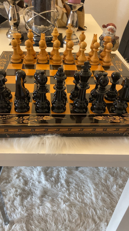 Handcrafted Antique Wooden Chess Set – Vintage Collectible”