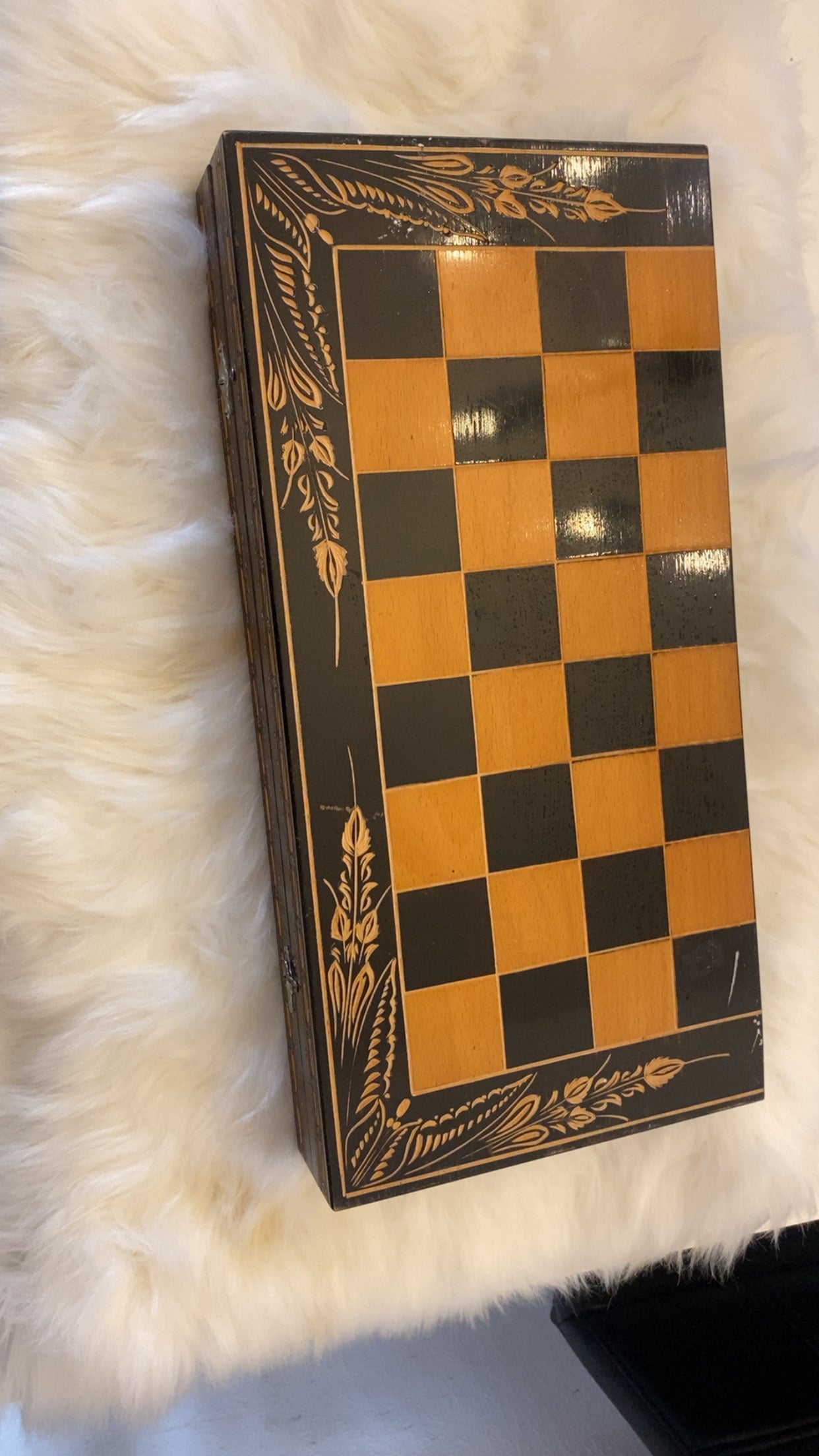 Handcrafted Antique Wooden Chess Set – Vintage Collectible”