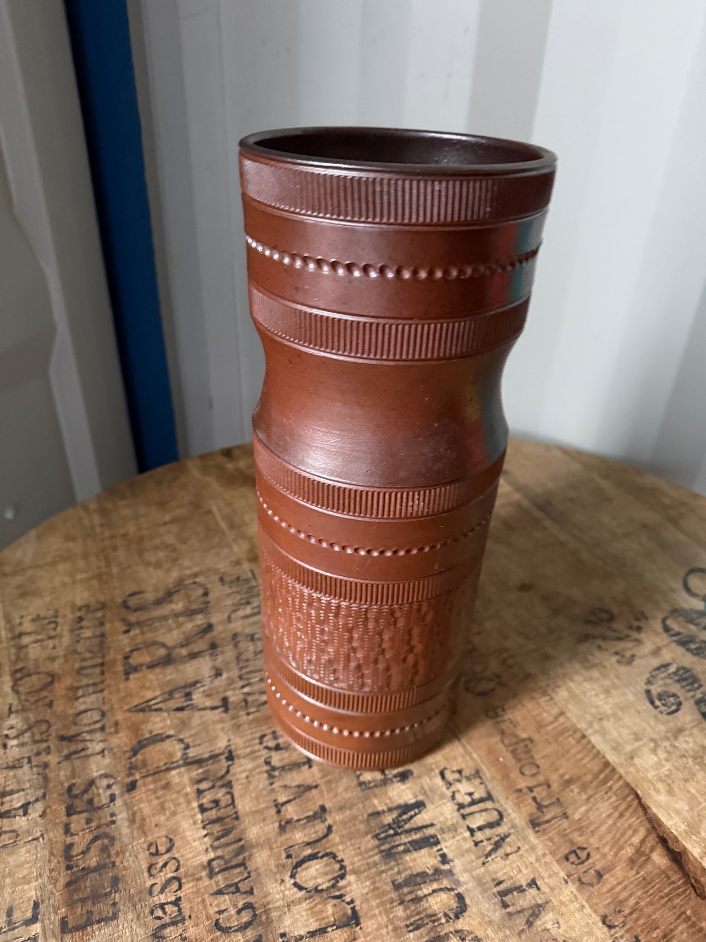 Large vintage ceramic vase in brown tone – handcrafted with textured pantern