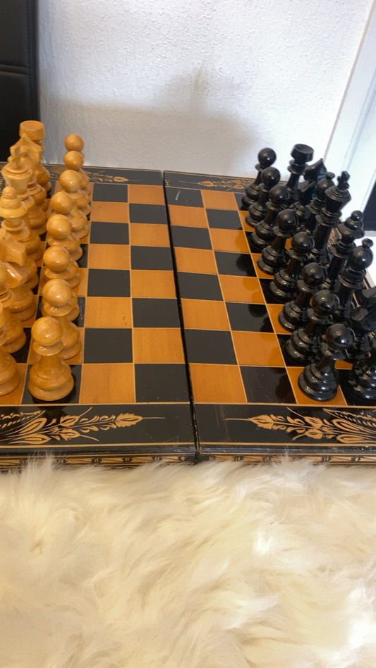 Handcrafted Antique Wooden Chess Set – Vintage Collectible”