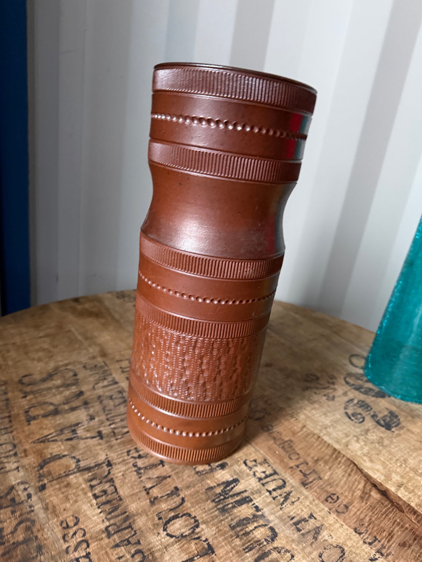 Large vintage ceramic vase in brown tone – handcrafted with textured pantern