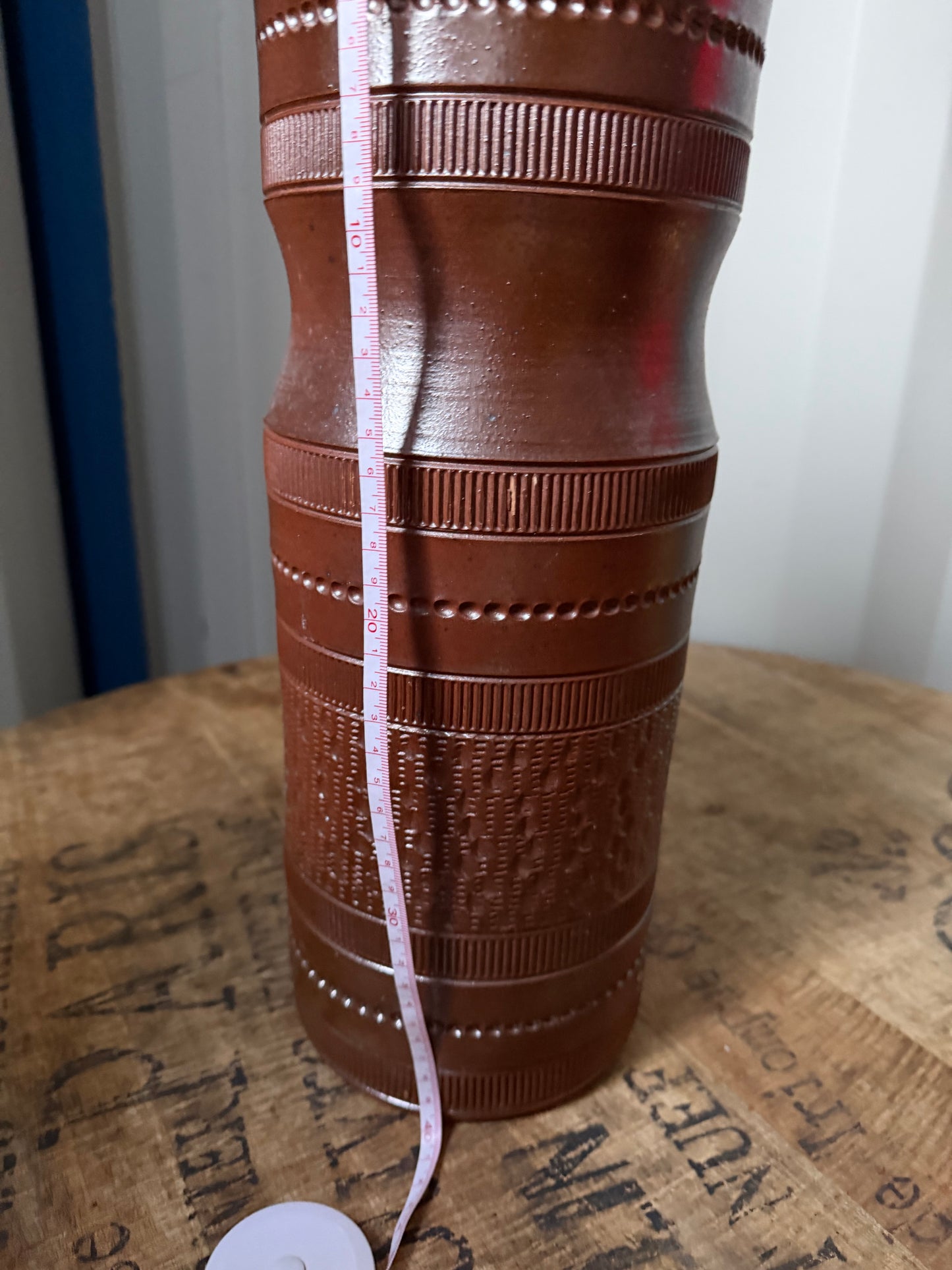 Large vintage ceramic vase in brown tone – handcrafted with textured pantern