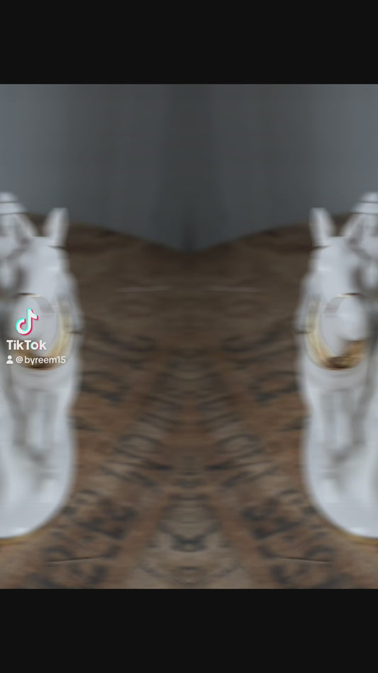 Handcrafted porcelain figurine from Bavaria 🇩🇪 Handgjord porslinsfigur från Bavaria 🇩🇪