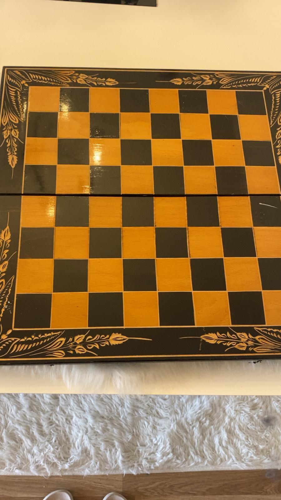 vintage Schackspel i trä elegant och unikt